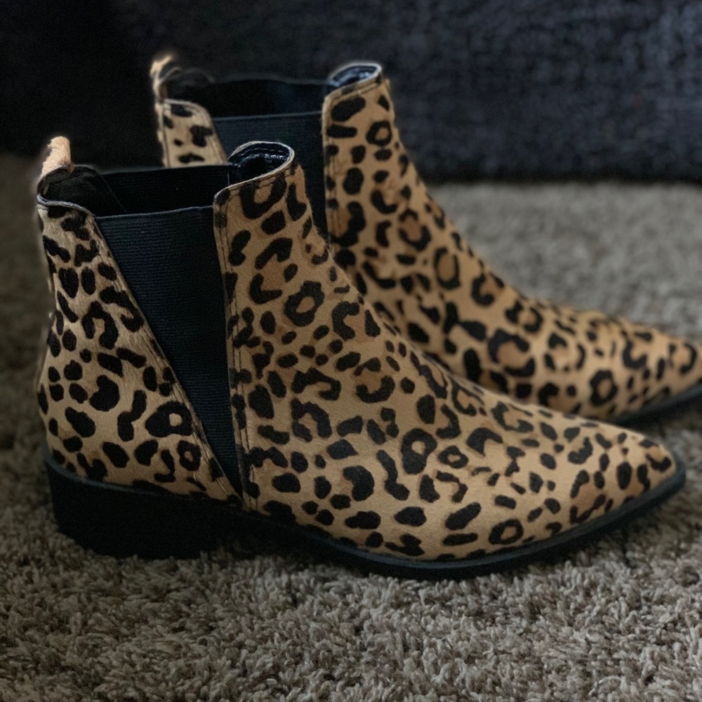 Steve Madden Leopard calf hair ankle boots